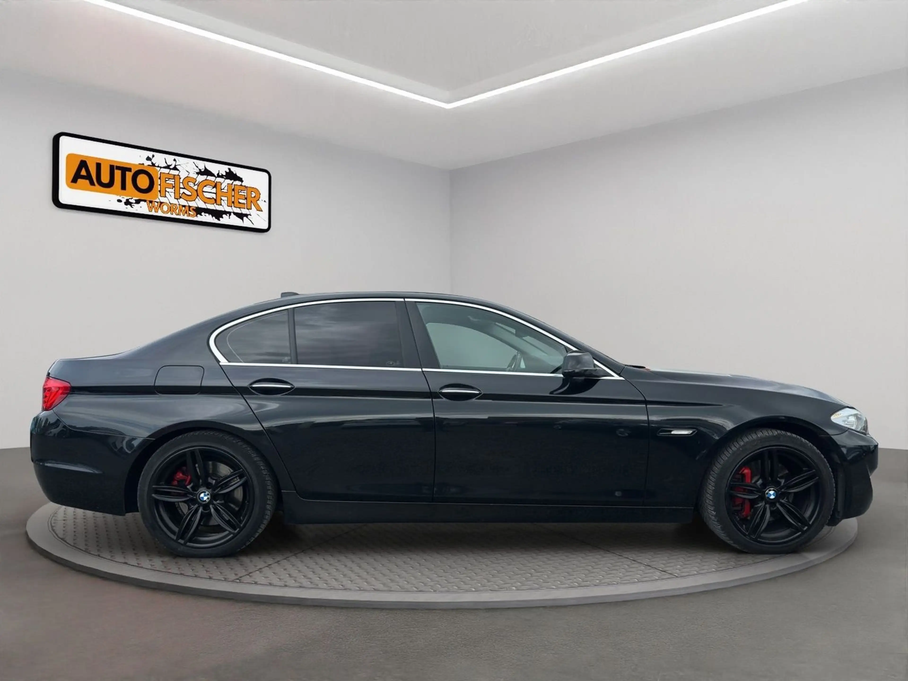 BMW 530 d xDrive — photo 8