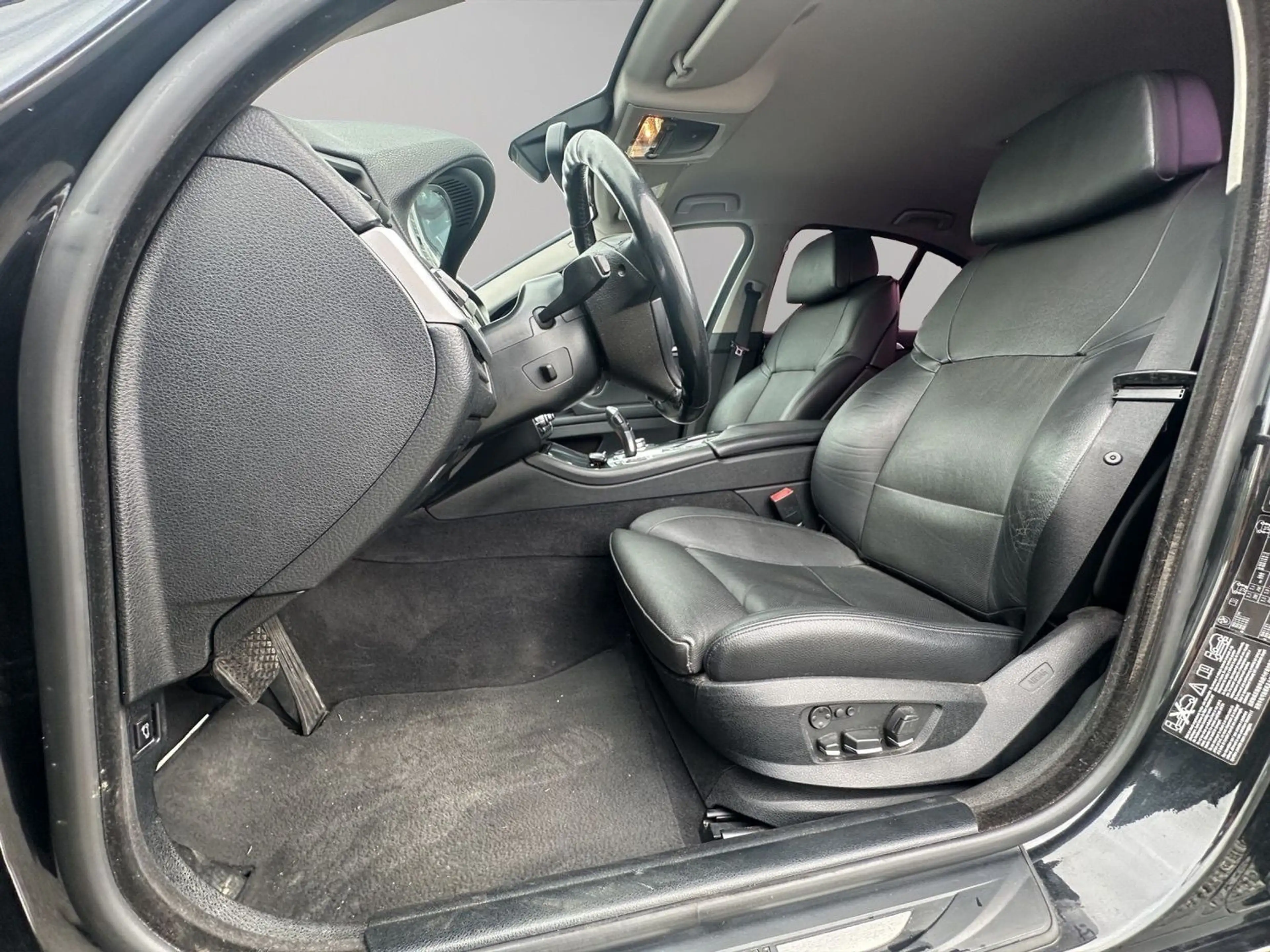 BMW 530 d xDrive — photo 11