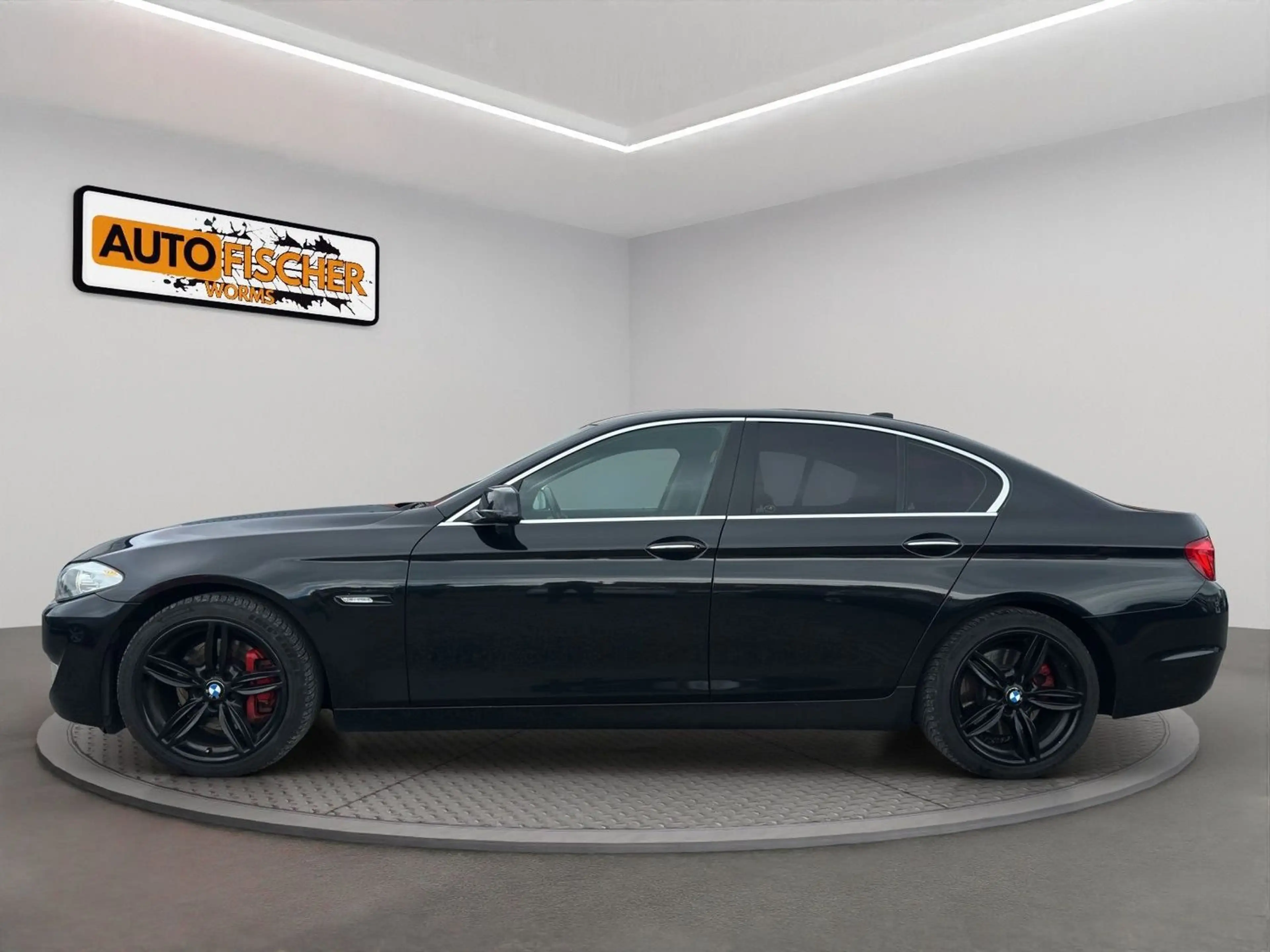 BMW 530 d xDrive — photo 4