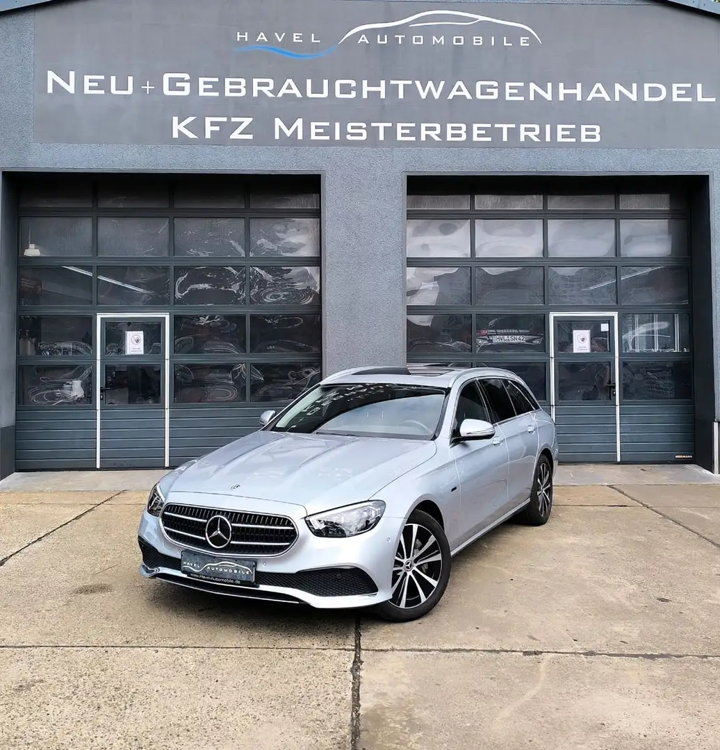 Mercedes-Benz E 300 e Sitzheizung RFK Niveauregulierung Silber - 1