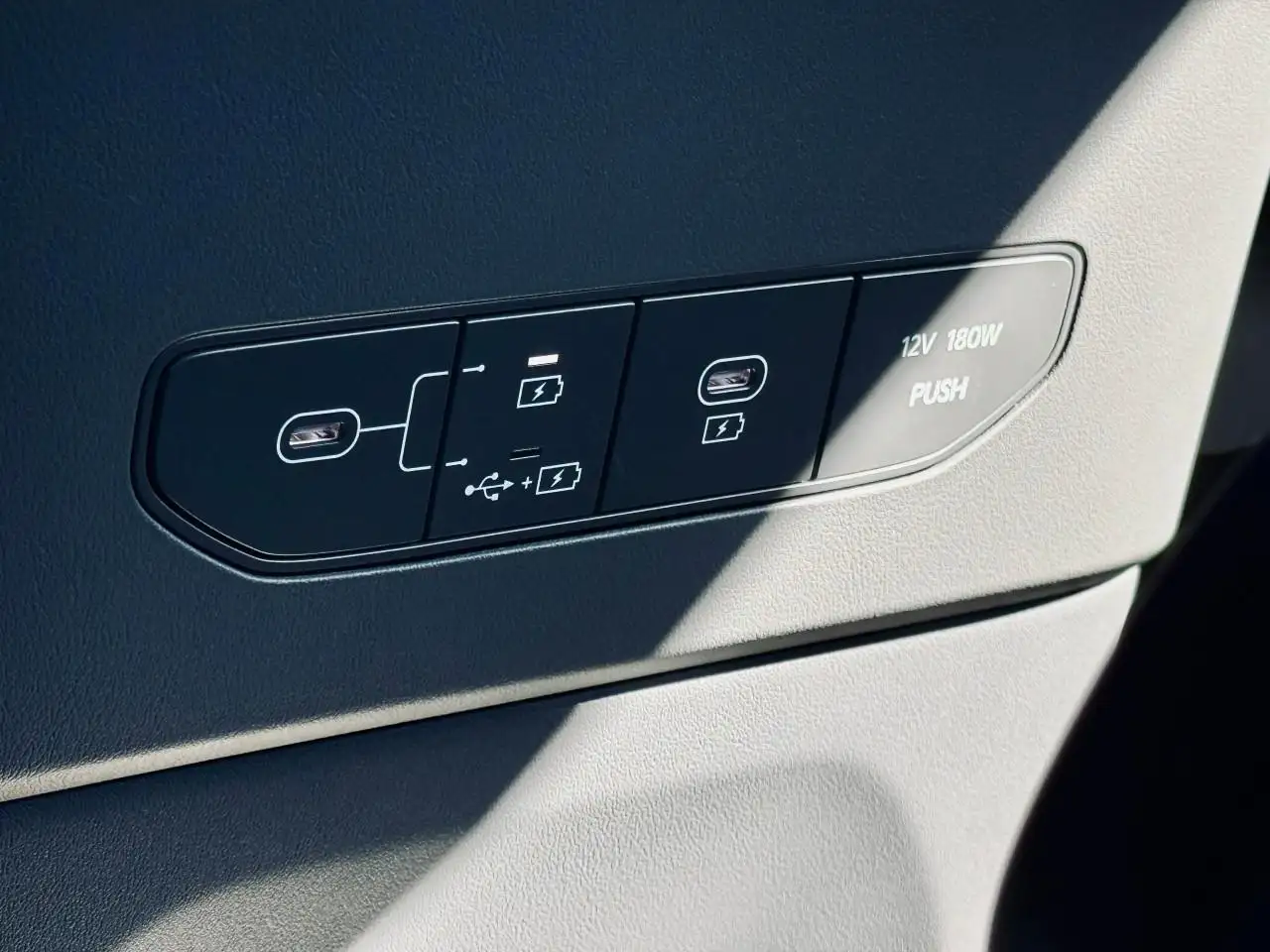 Kia EV9 снимка Kia EV9