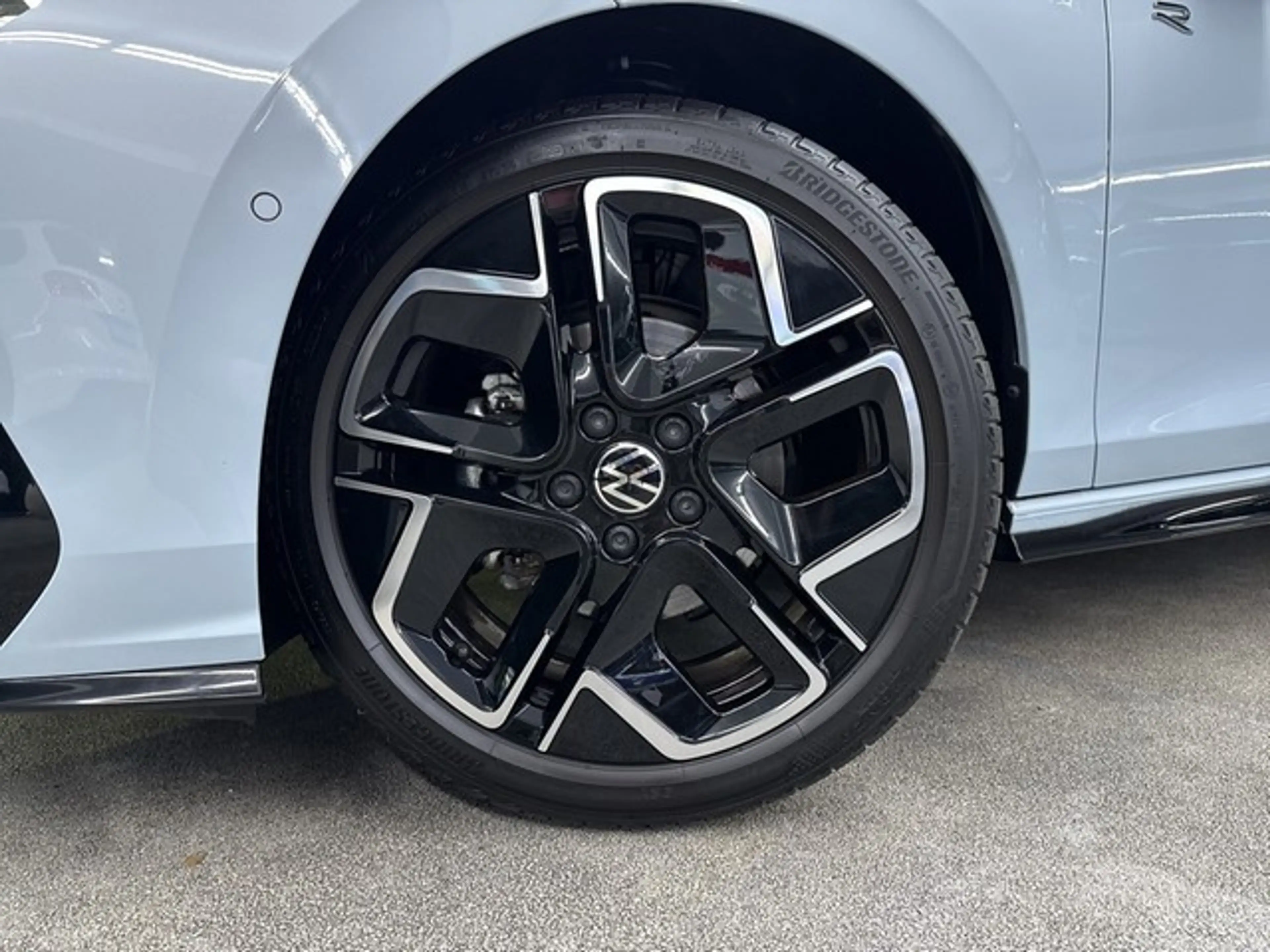 Volkswagen Golf R -Line 1.5 eTSI DSG LED Matrix+NAVI+HUD+ACC — photo 2