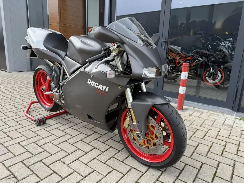 Ducati 748 - foto 2