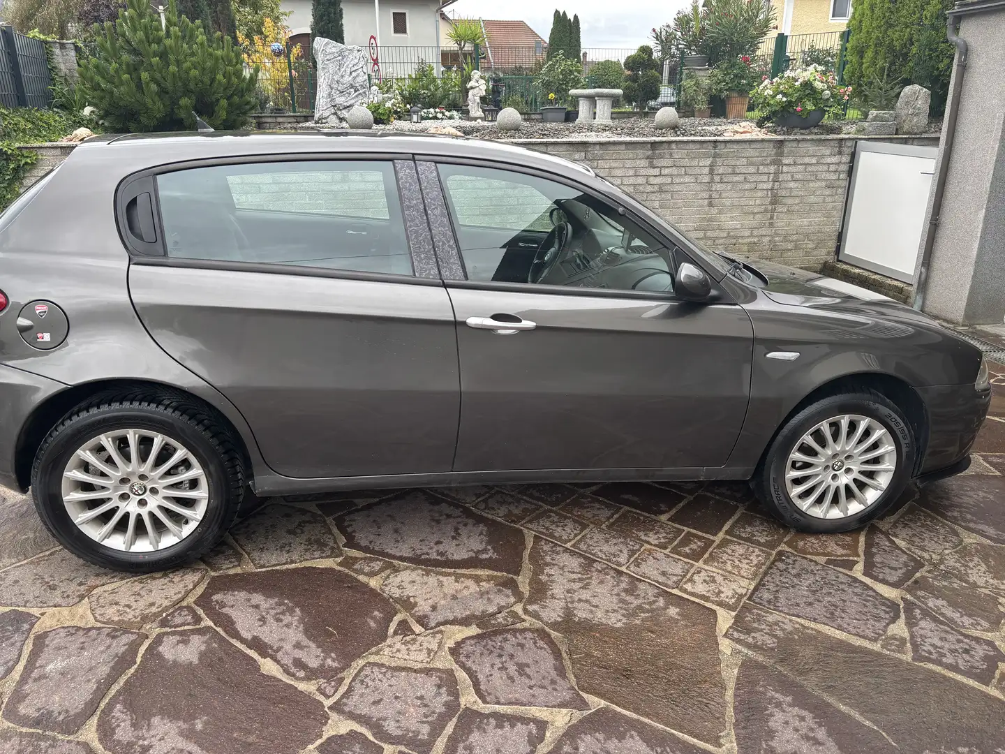 Alfa Romeo 147 1,6 Twin Spark Distinctive Bronze - 2