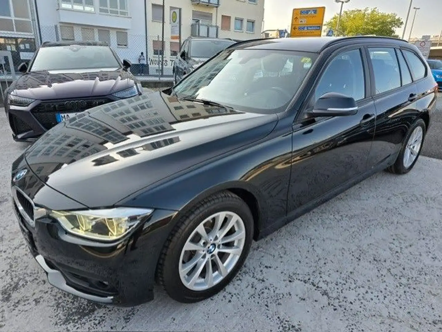 BMW 318 3 Touring 318 i Advantage  Automatik*Navi Schwarz - 1