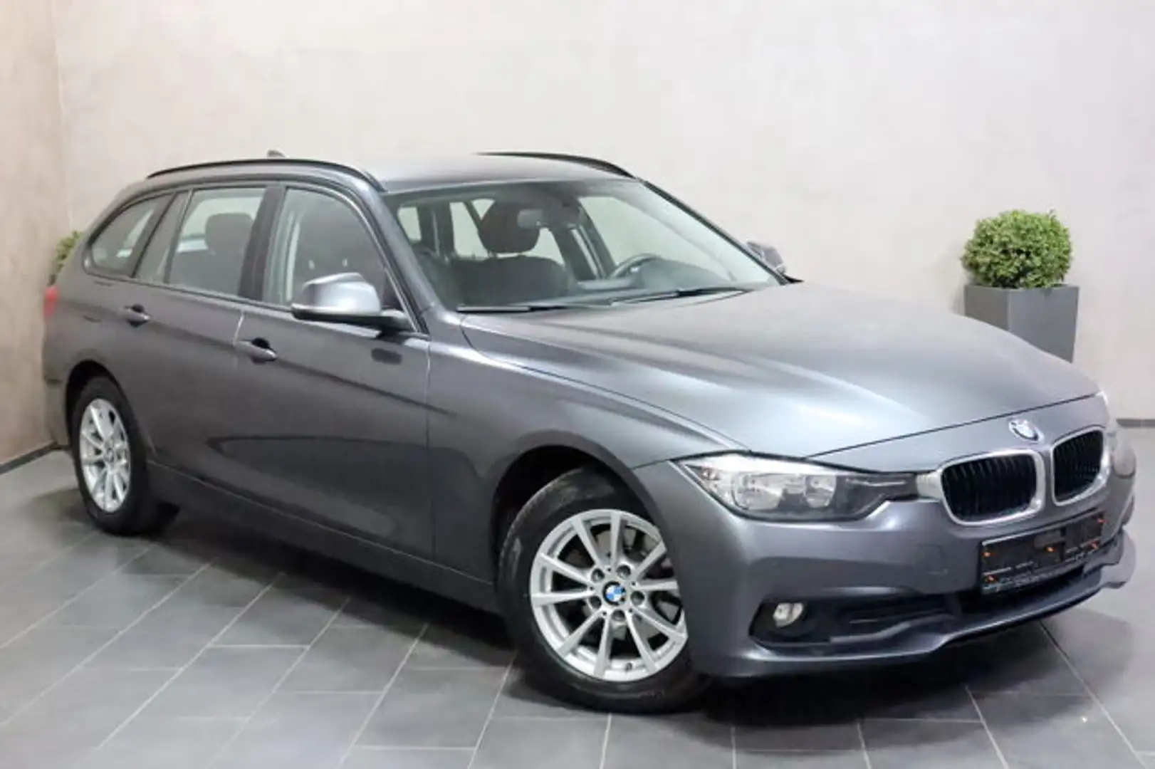 BMW 316 Touring Advantage TEMPO SHZ el. Heckklappe Grijs - 2