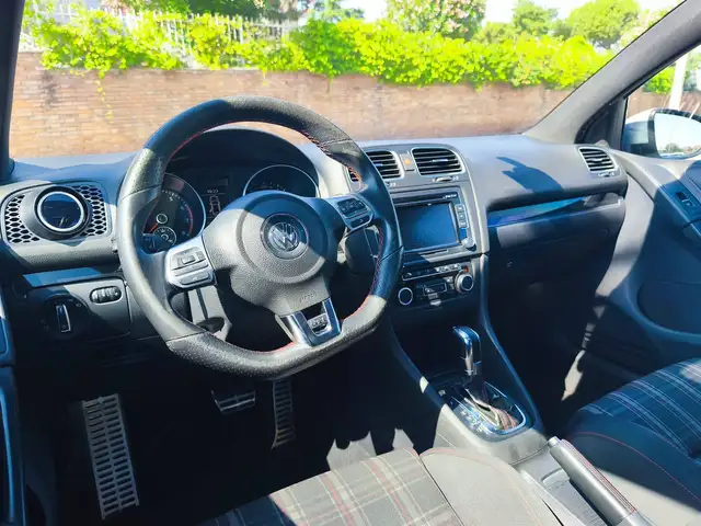Volkswagen Golf view 10