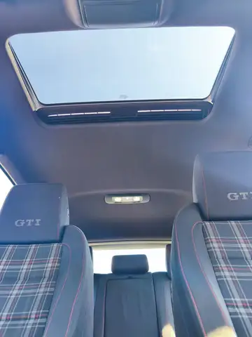 Volkswagen Golf view 21