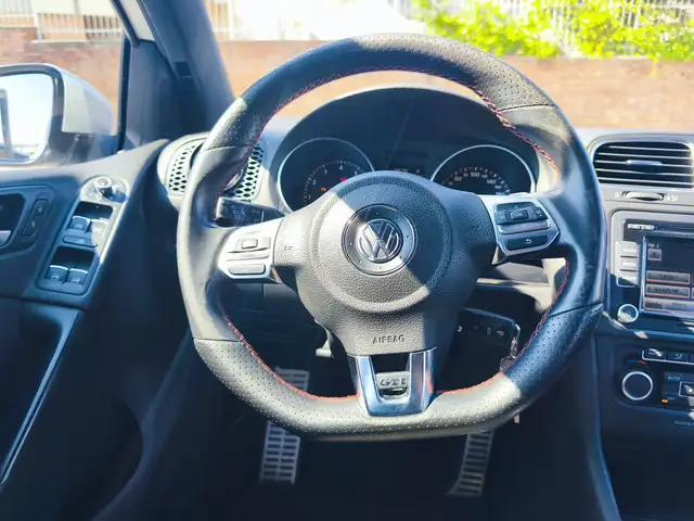Volkswagen Golf view 18