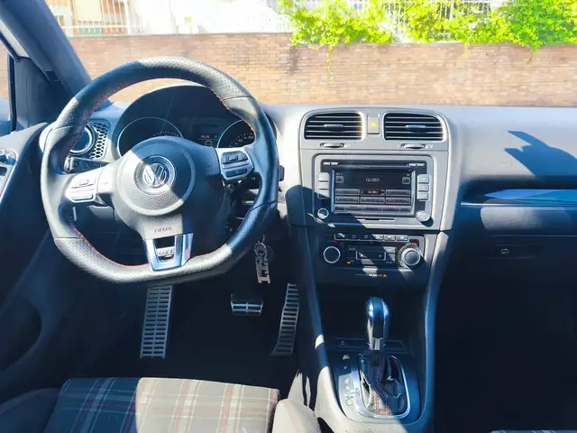 Volkswagen Golf view 9