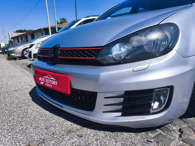 Volkswagen Golf view 3
