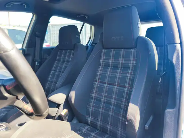 Volkswagen Golf view 14