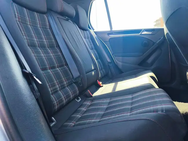 Volkswagen Golf view 16