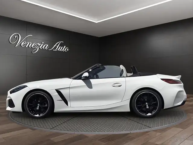 BMW Z4 view 3