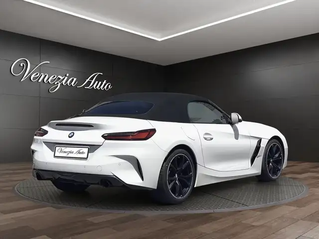 BMW Z4 view 4