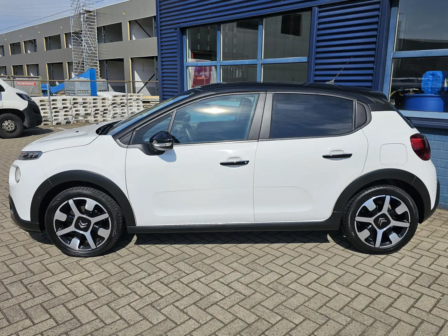 Citroen C3 1.2 PureTech Shine Climate Control | Cruise Contro Wit - 2
