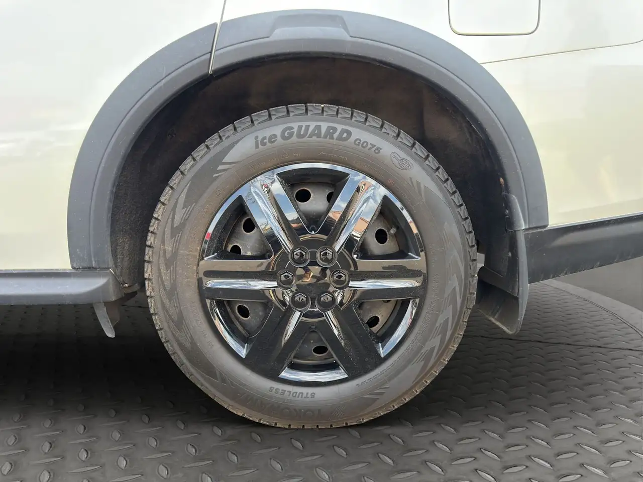 Nissan Pathfinder снимка Nissan Pathfinder
