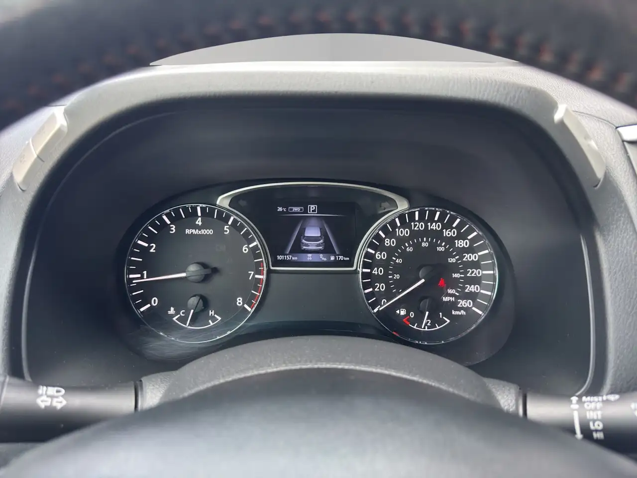 Nissan Pathfinder снимка Nissan Pathfinder
