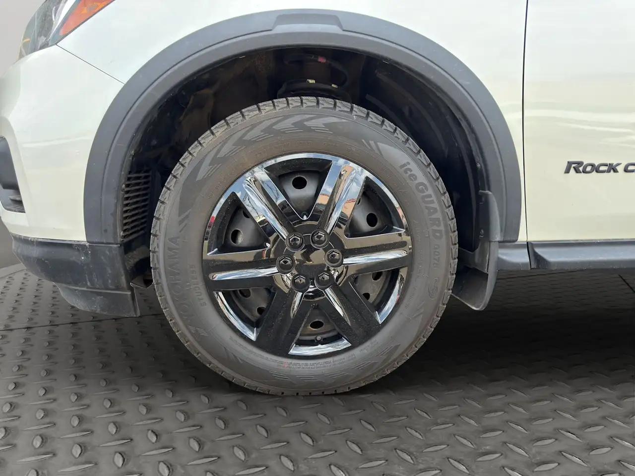 Nissan Pathfinder снимка Nissan Pathfinder