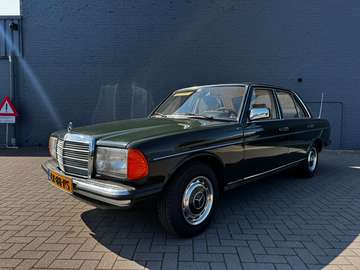 W123 Sedan
