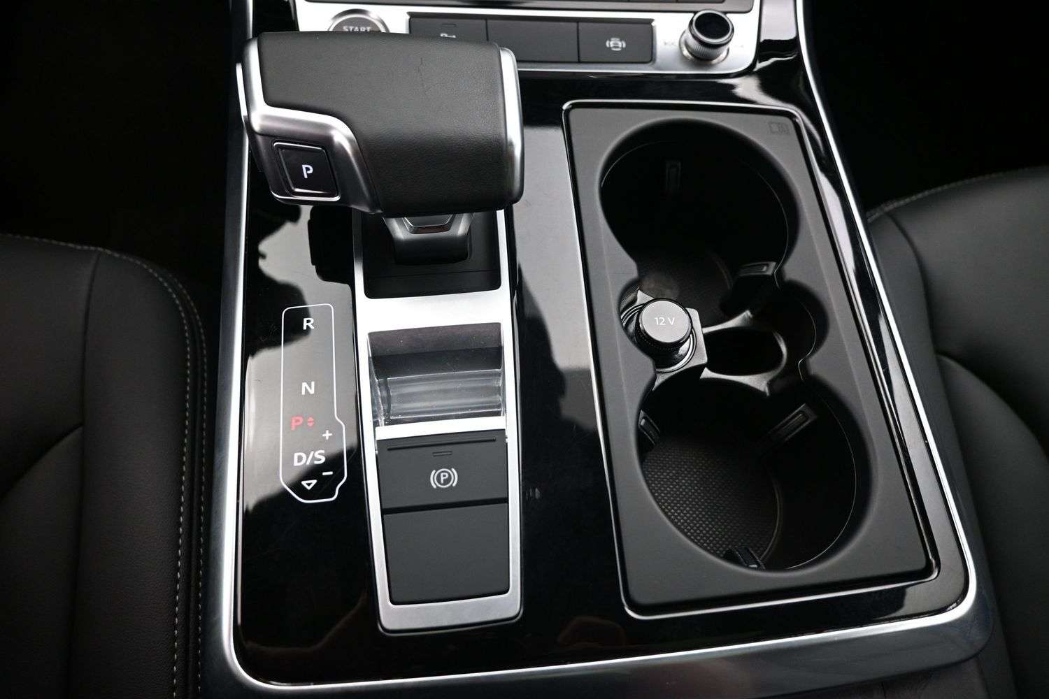 2026 Audi Q7 45 TFSI QUATTRO PANORAMIC ROOF, 7 PASSENGER, NAVIG thumb 13