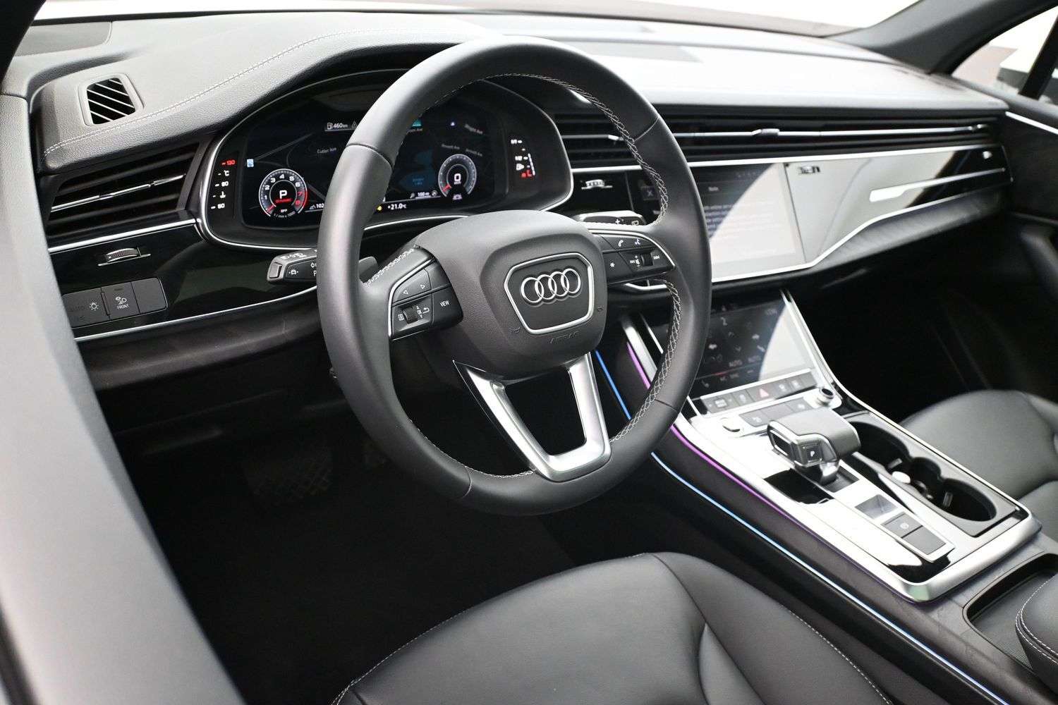 2026 Audi Q7 45 TFSI QUATTRO PANORAMIC ROOF, 7 PASSENGER, NAVIG thumb 6