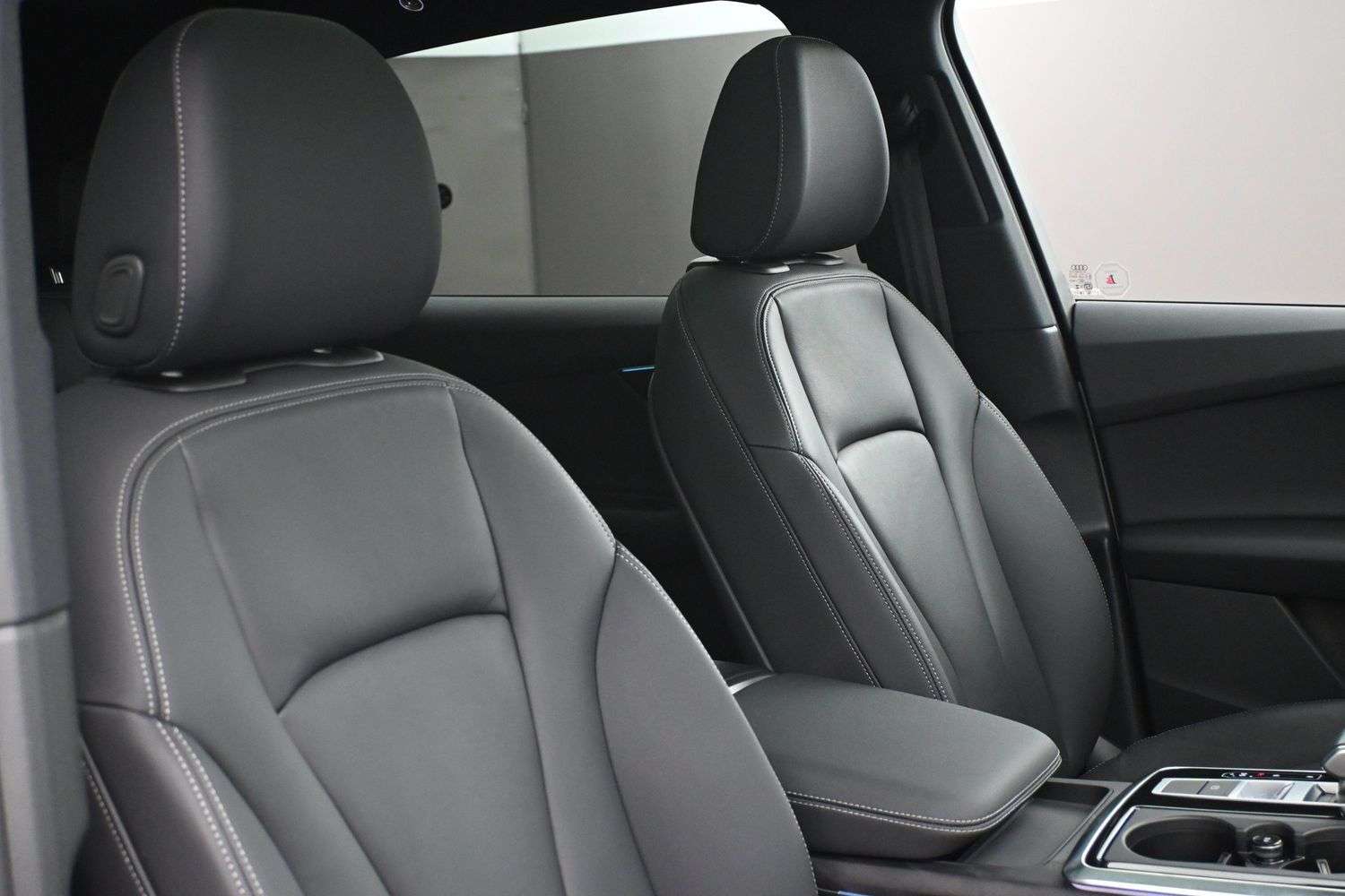 2026 Audi Q7 45 TFSI QUATTRO PANORAMIC ROOF, 7 PASSENGER, NAVIG thumb 33