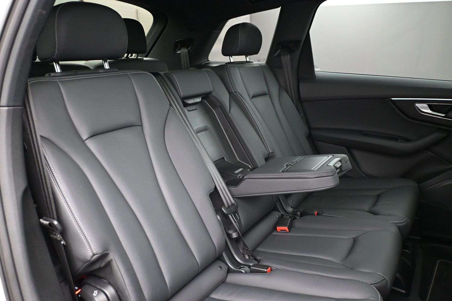2026 Audi Q7 45 TFSI QUATTRO PANORAMIC ROOF, 7 PASSENGER, NAVIG thumb 27