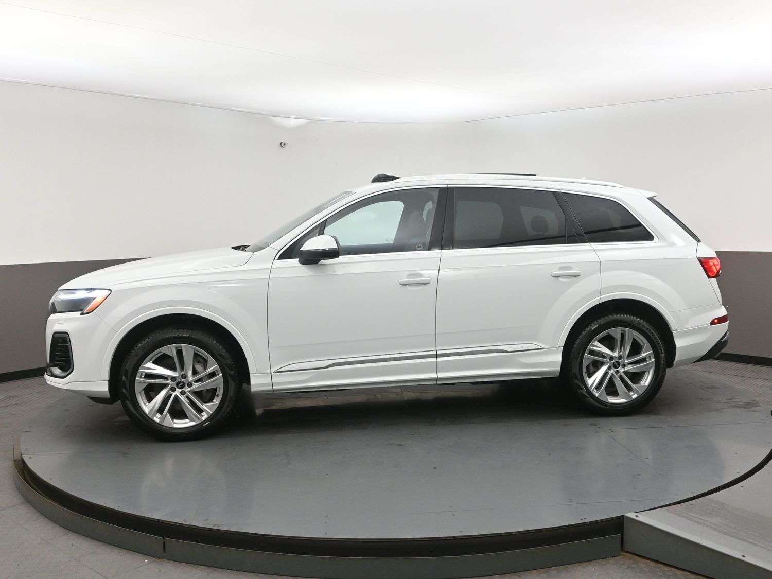 2026 Audi Q7 45 TFSI QUATTRO PANORAMIC ROOF, 7 PASSENGER, NAVIG thumb 38