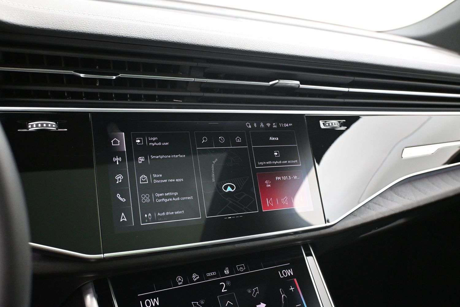 2026 Audi Q7 45 TFSI QUATTRO PANORAMIC ROOF, 7 PASSENGER, NAVIG thumb 7