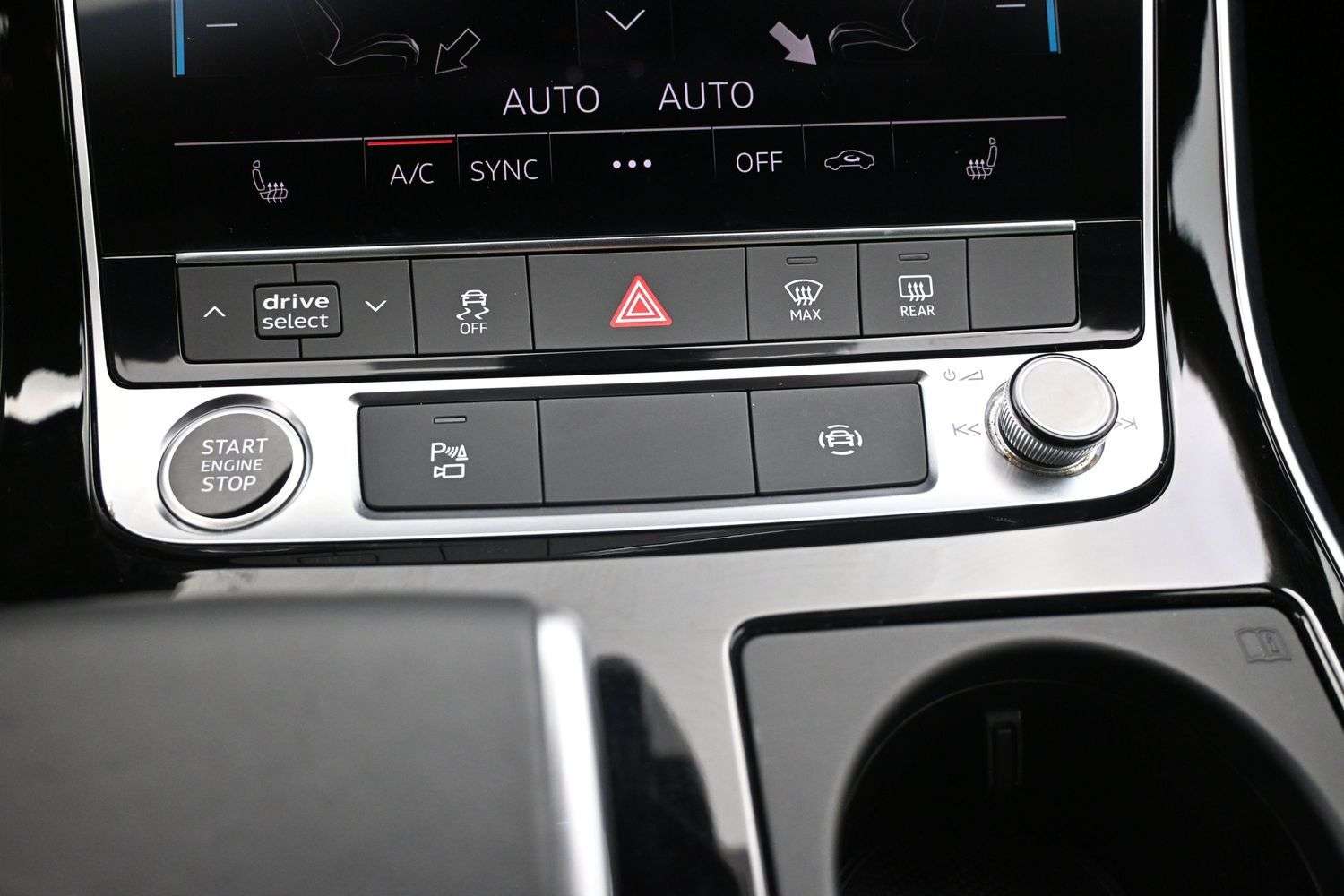 2026 Audi Q7 45 TFSI QUATTRO PANORAMIC ROOF, 7 PASSENGER, NAVIG thumb 14