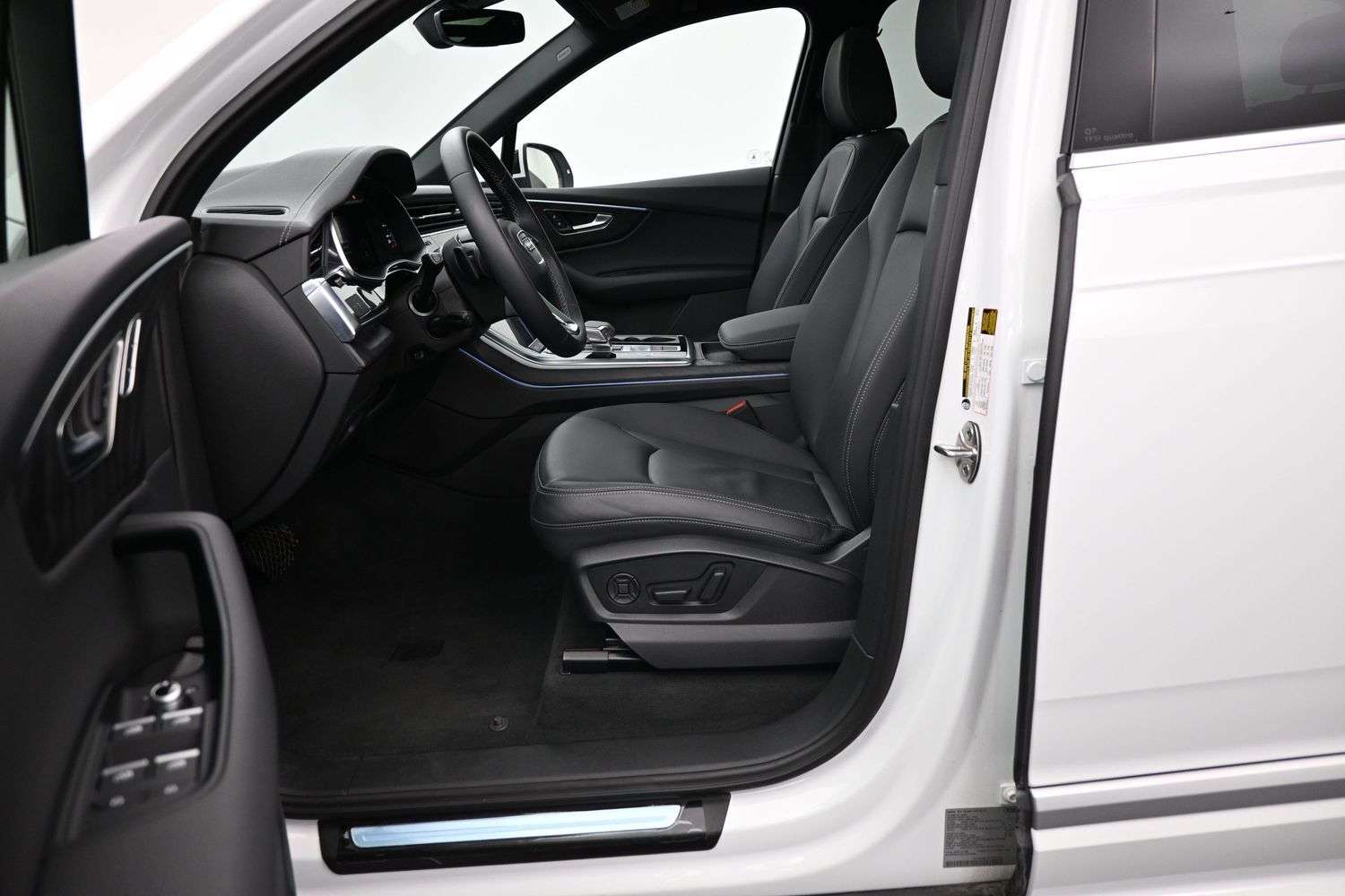 2026 Audi Q7 45 TFSI QUATTRO PANORAMIC ROOF, 7 PASSENGER, NAVIG thumb 19