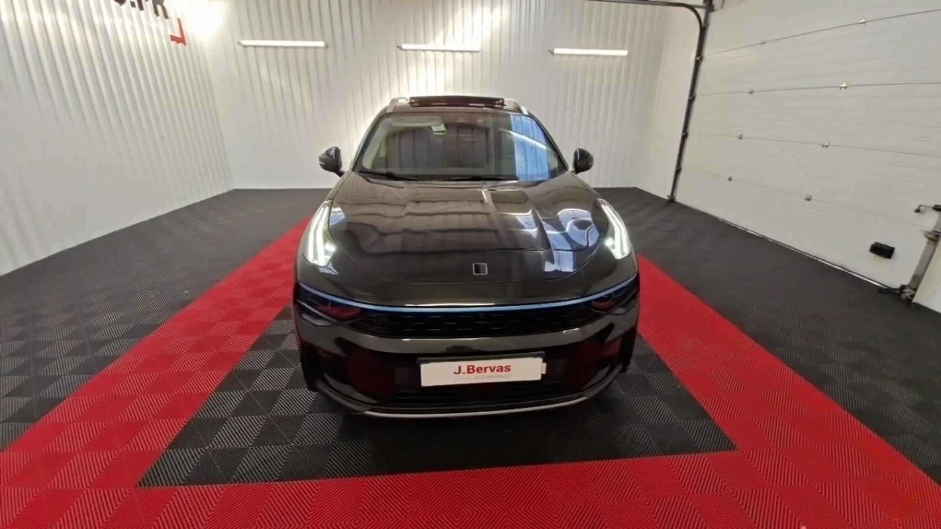 Lynk & Co 01 1.5 261ch Hybride Rechargeable Noir - 2