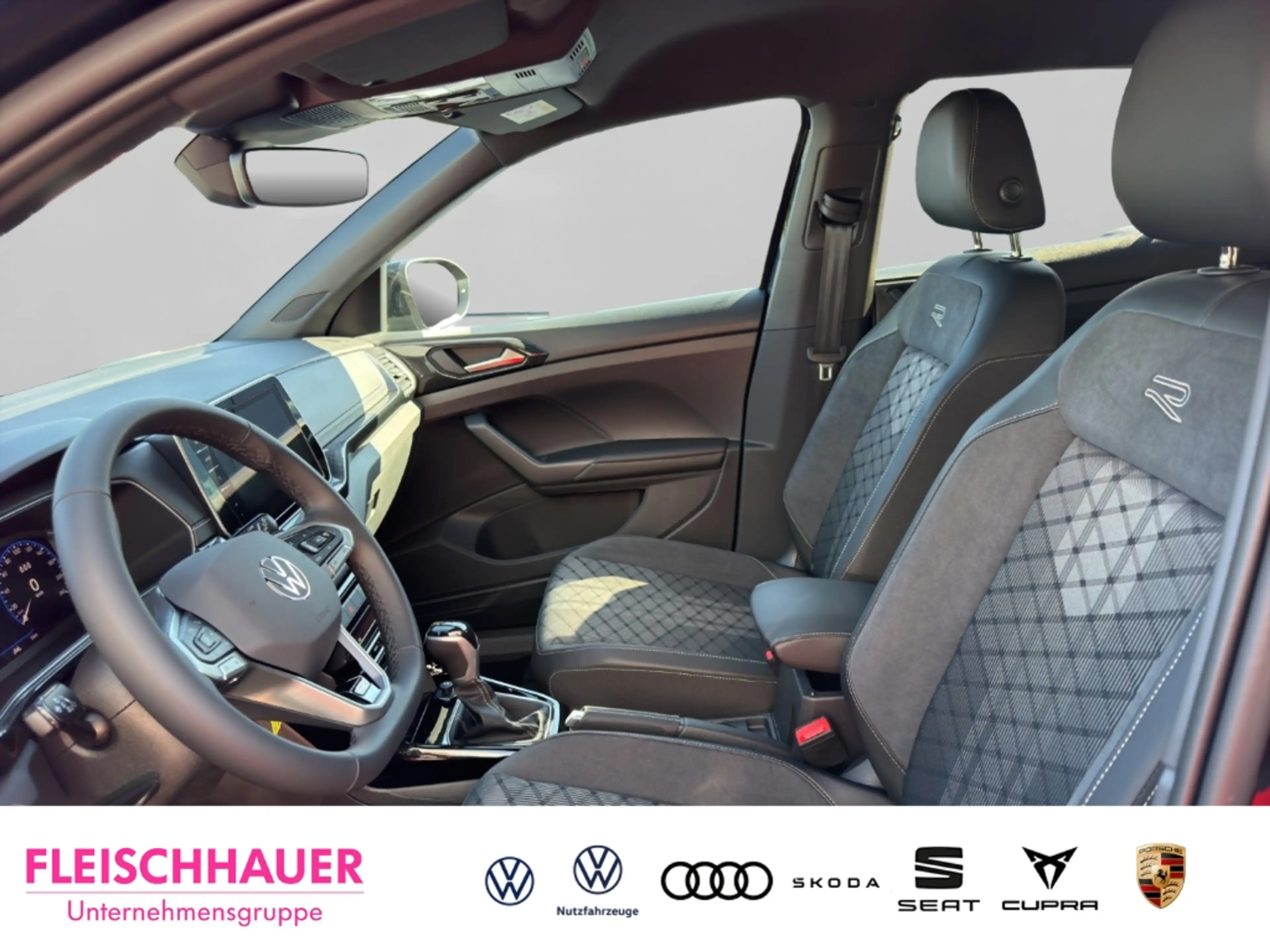 Volkswagen T-Cross R-Line 1.0 TSI Alu+Klima+PDC+get. Scheiben+AHK — photo 6