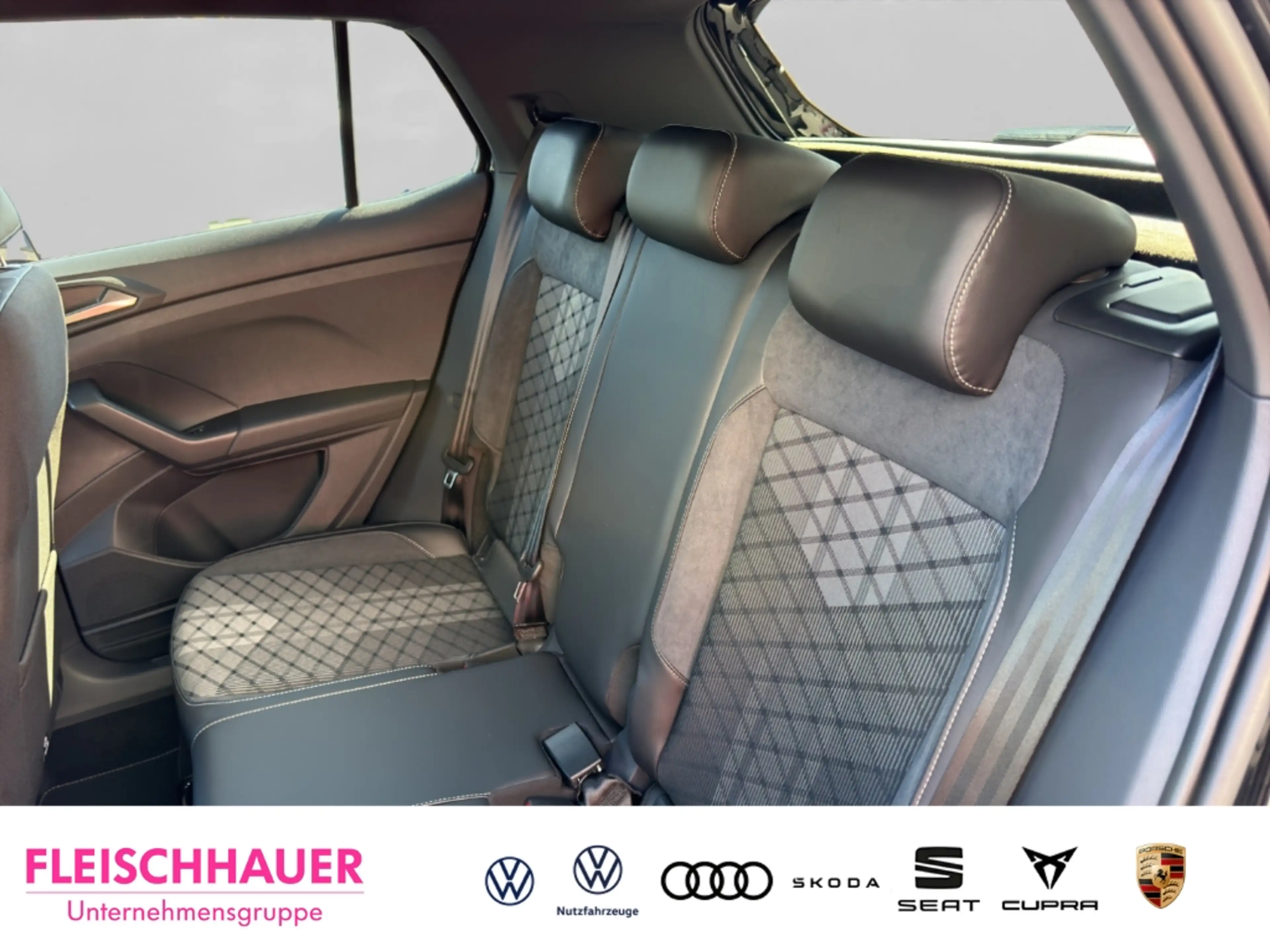 Volkswagen T-Cross R-Line 1.0 TSI Alu+Klima+PDC+get. Scheiben+AHK — photo 10