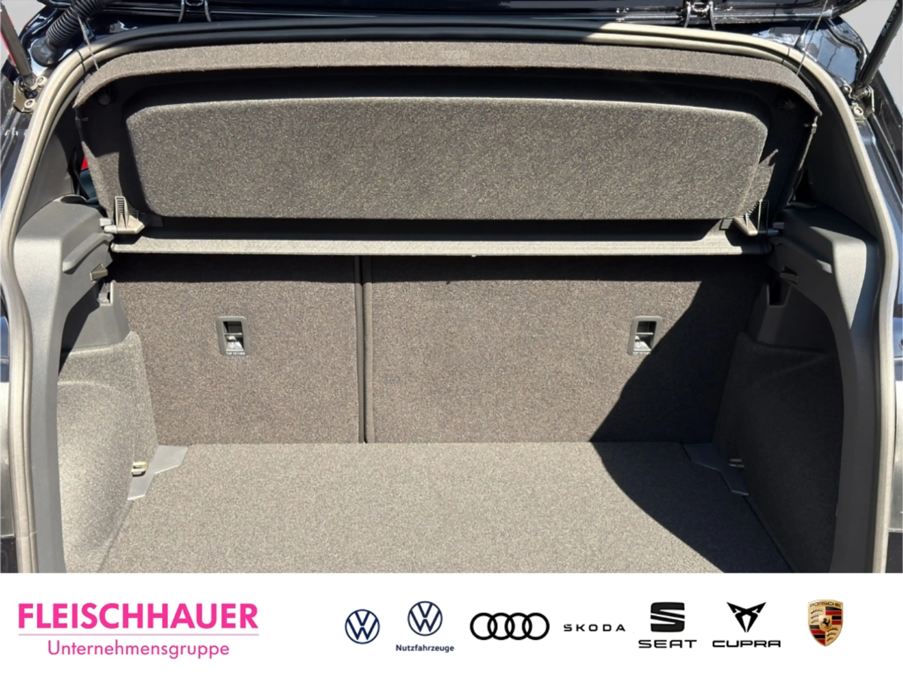 Volkswagen T-Cross R-Line 1.0 TSI Alu+Klima+PDC+get. Scheiben+AHK — photo 14