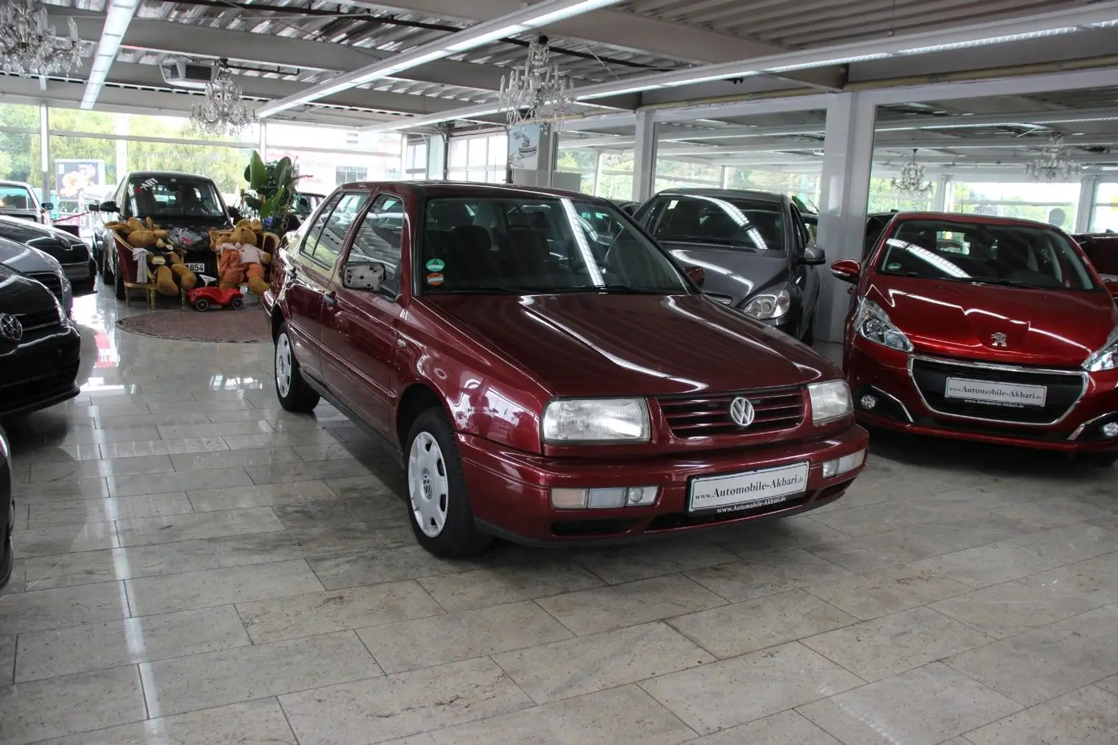 Volkswagen Vento 1.8 GLX *H-Zulassung* Rot - 2