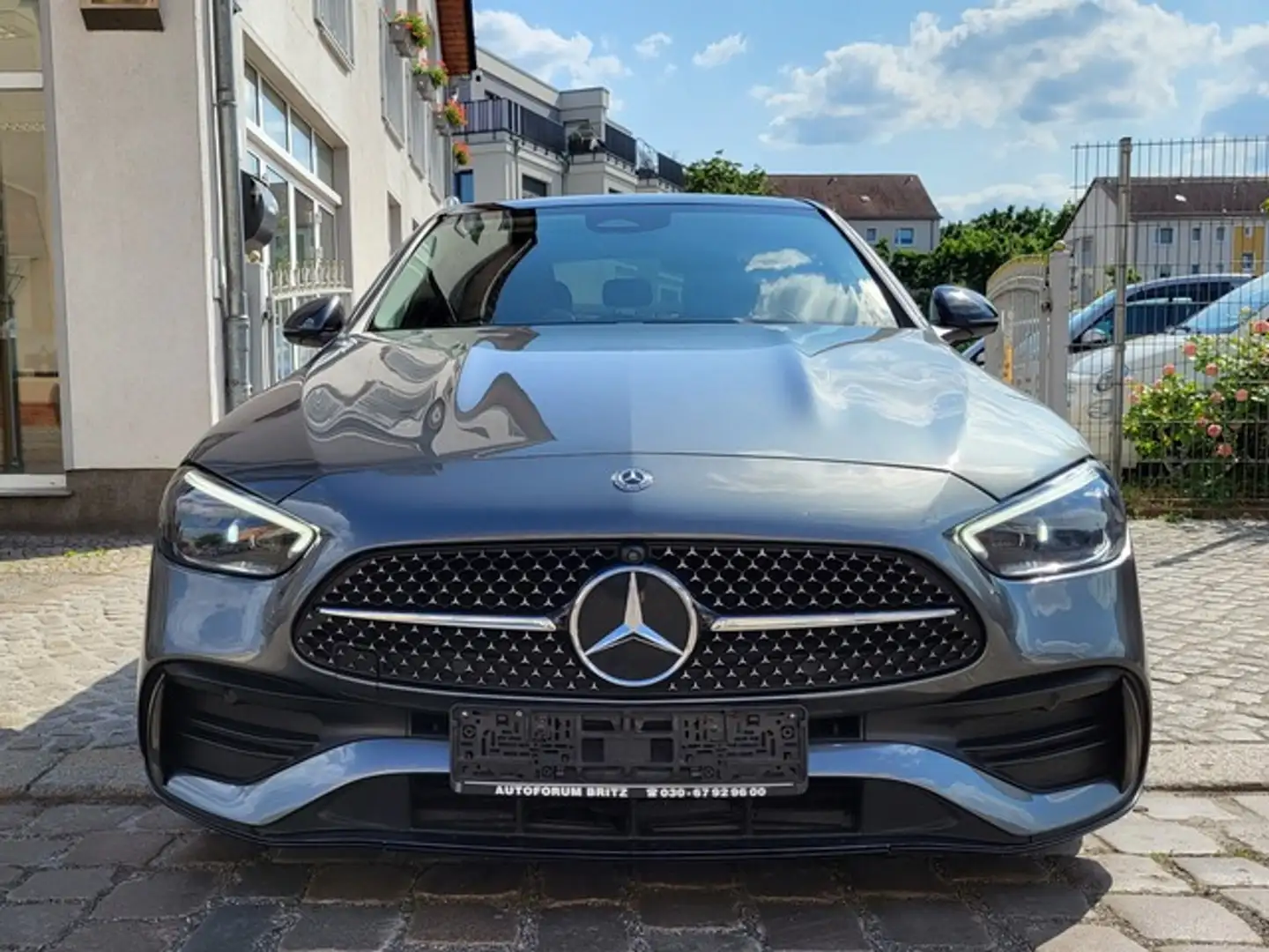 Mercedes-Benz C 300 4M AMG NIGHT PANO MBUX eAHK Grijs - 2