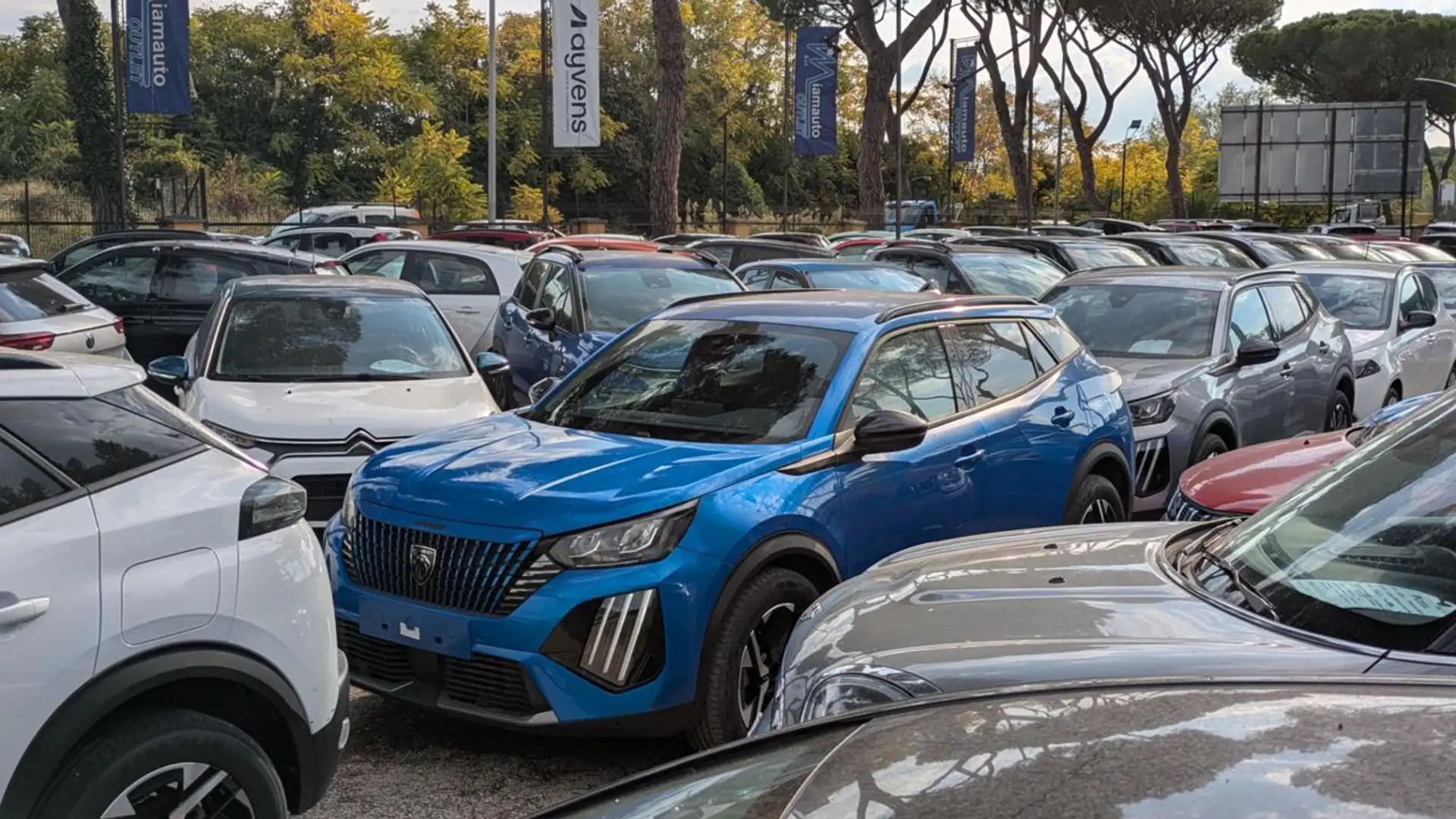 Peugeot 2008 ALLURE 1.2cc 100cv LANE ASSIST NAVI TELECAM Blu/Azzurro - 1