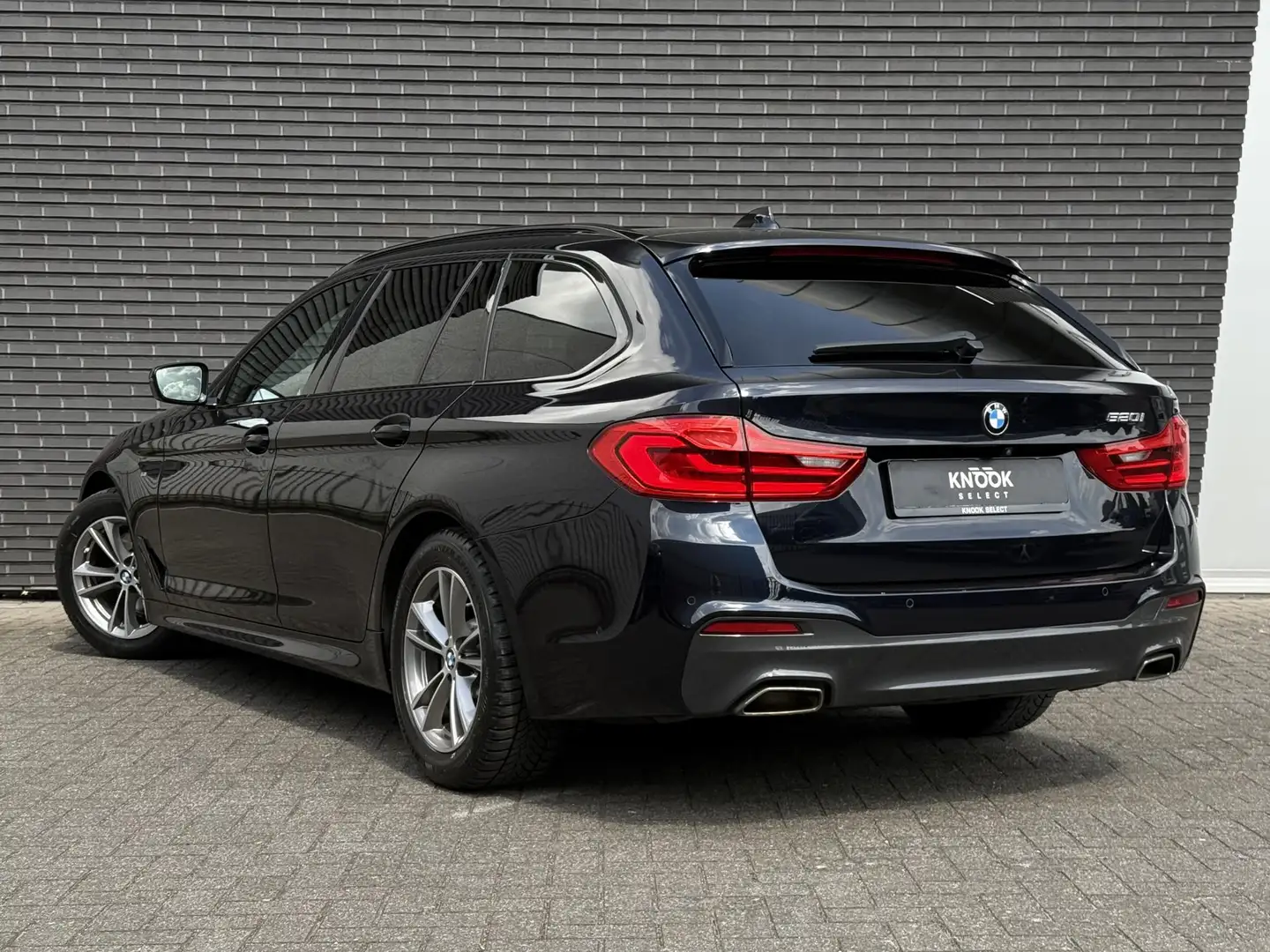 BMW 520 5-serie Touring 520i M Sport High Executive | Pano Nero - 2