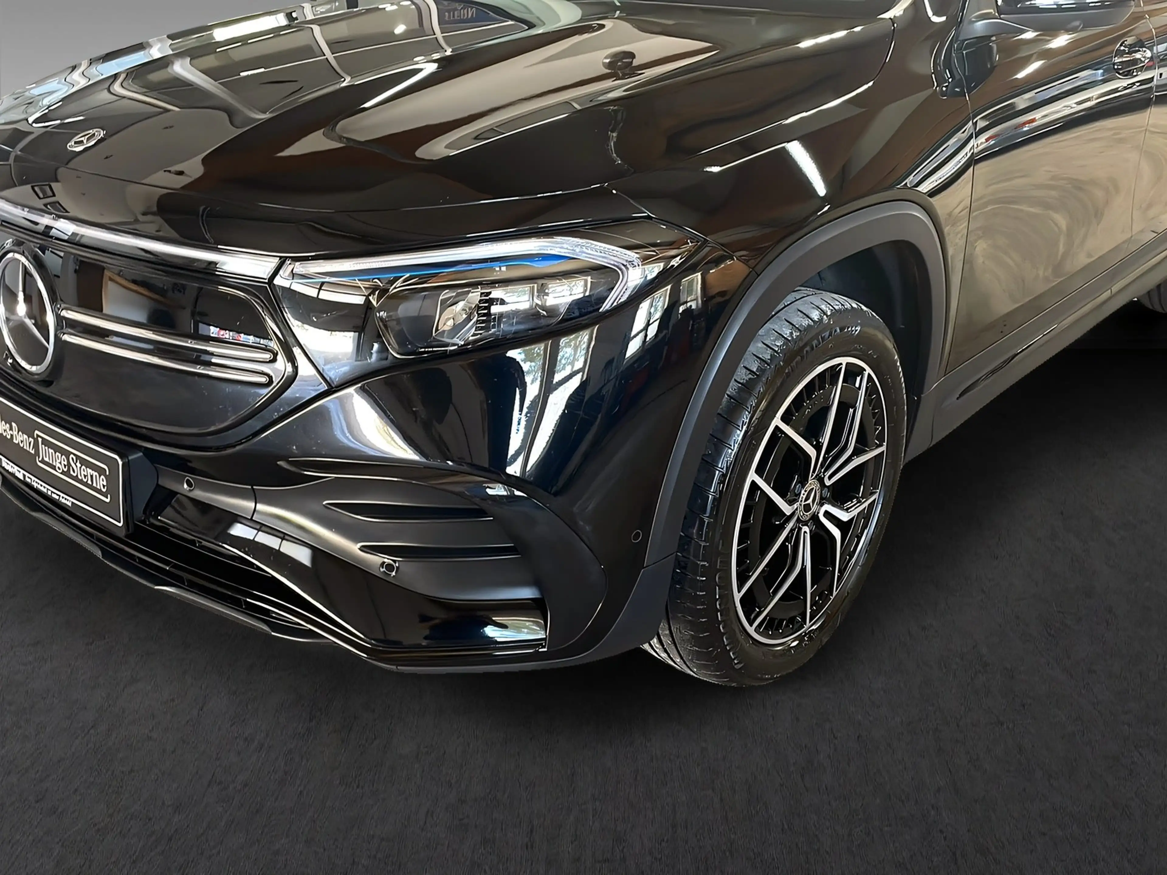 Mercedes-Benz EQB 350 4M AMG+DIST+NIGHT+Memo+Burm+Pano+HuD+360 — photo 3