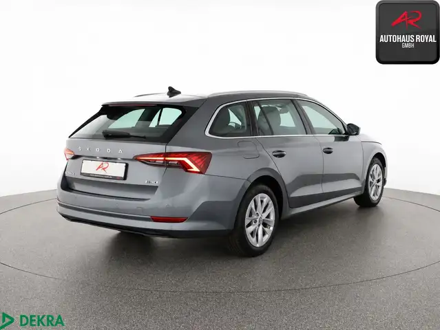 Skoda Octavia view 5