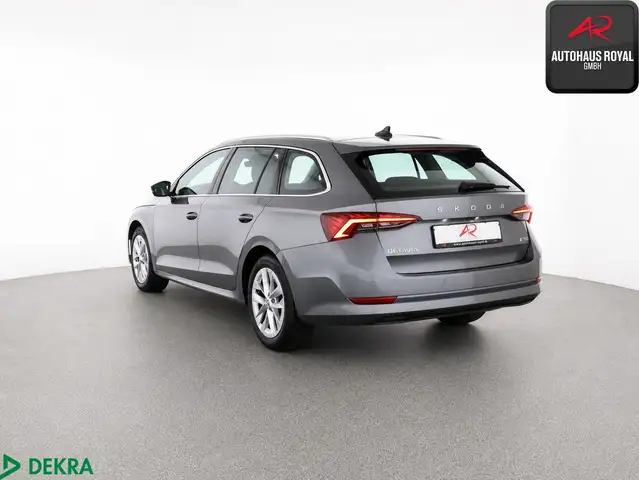 Skoda Octavia view 3