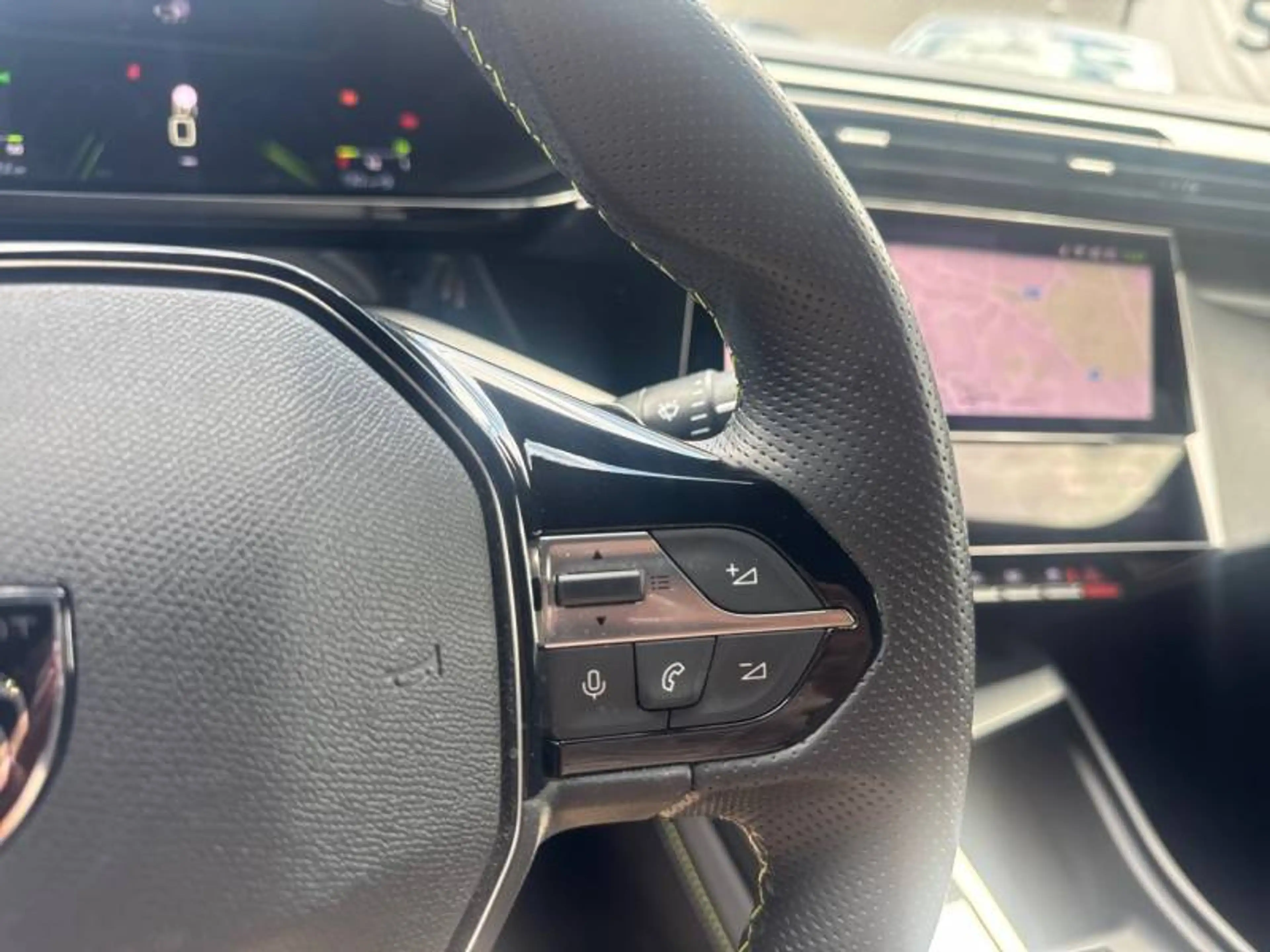 Peugeot 308 3 1.2 PureTech 130 S&S EAT8 GT — photo 15