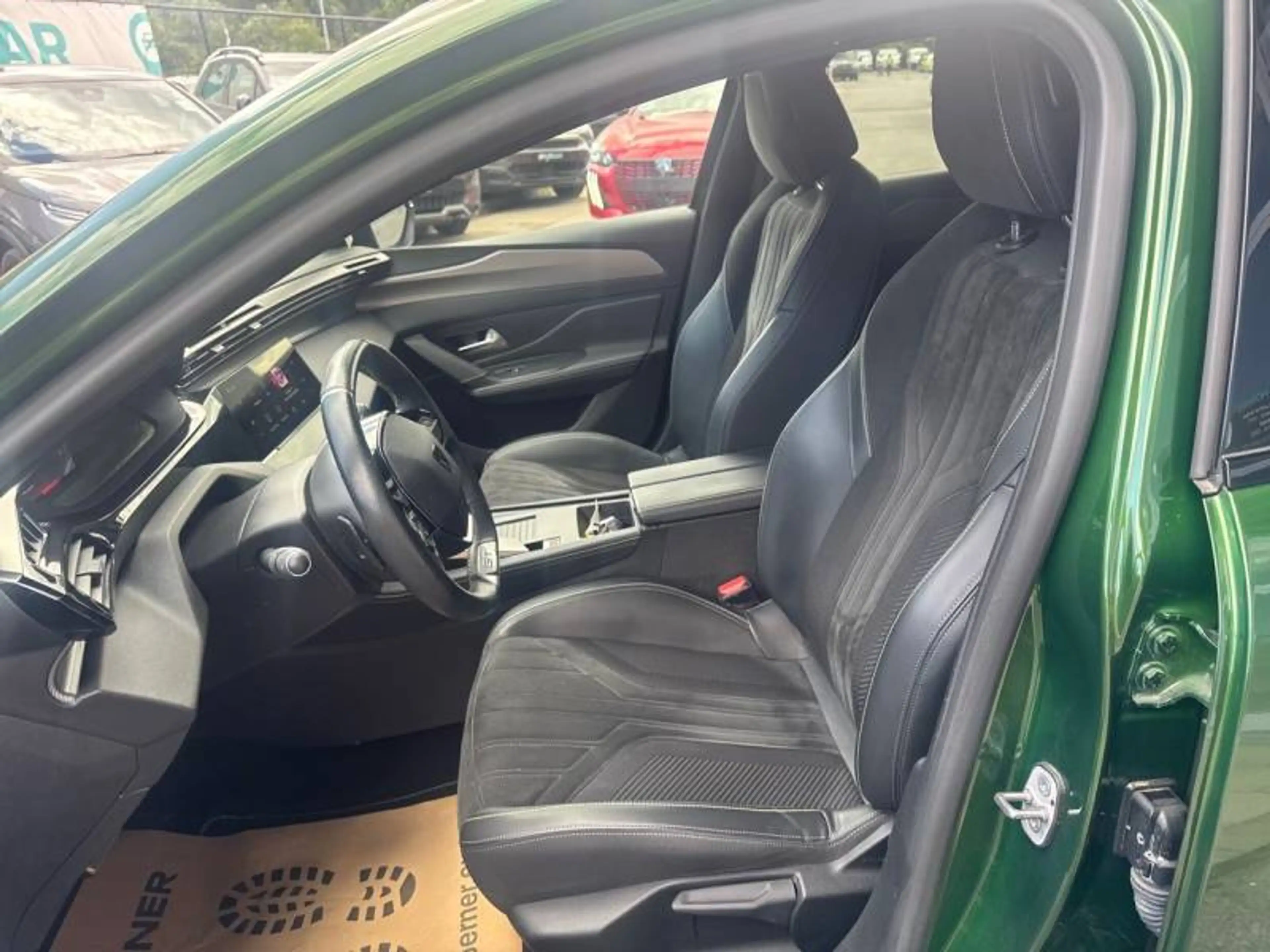Peugeot 308 3 1.2 PureTech 130 S&S EAT8 GT — photo 9