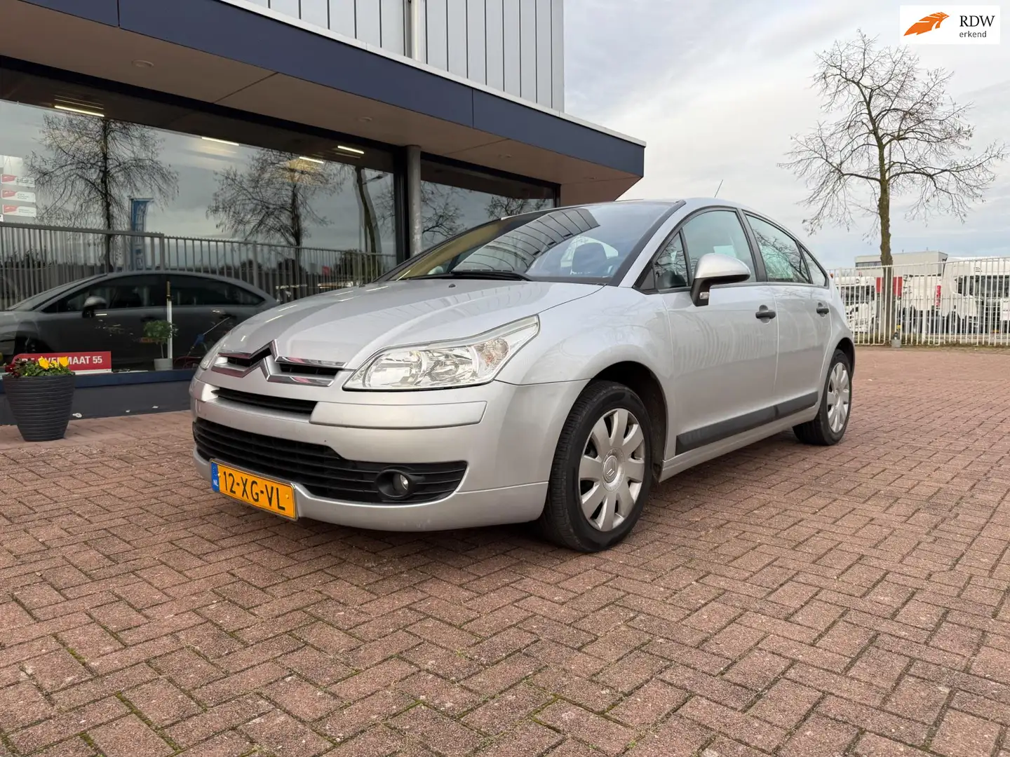 Citroen C4 1.6-16V Image | Automaat | Trekhaak | PDC | NAP Grau - 1