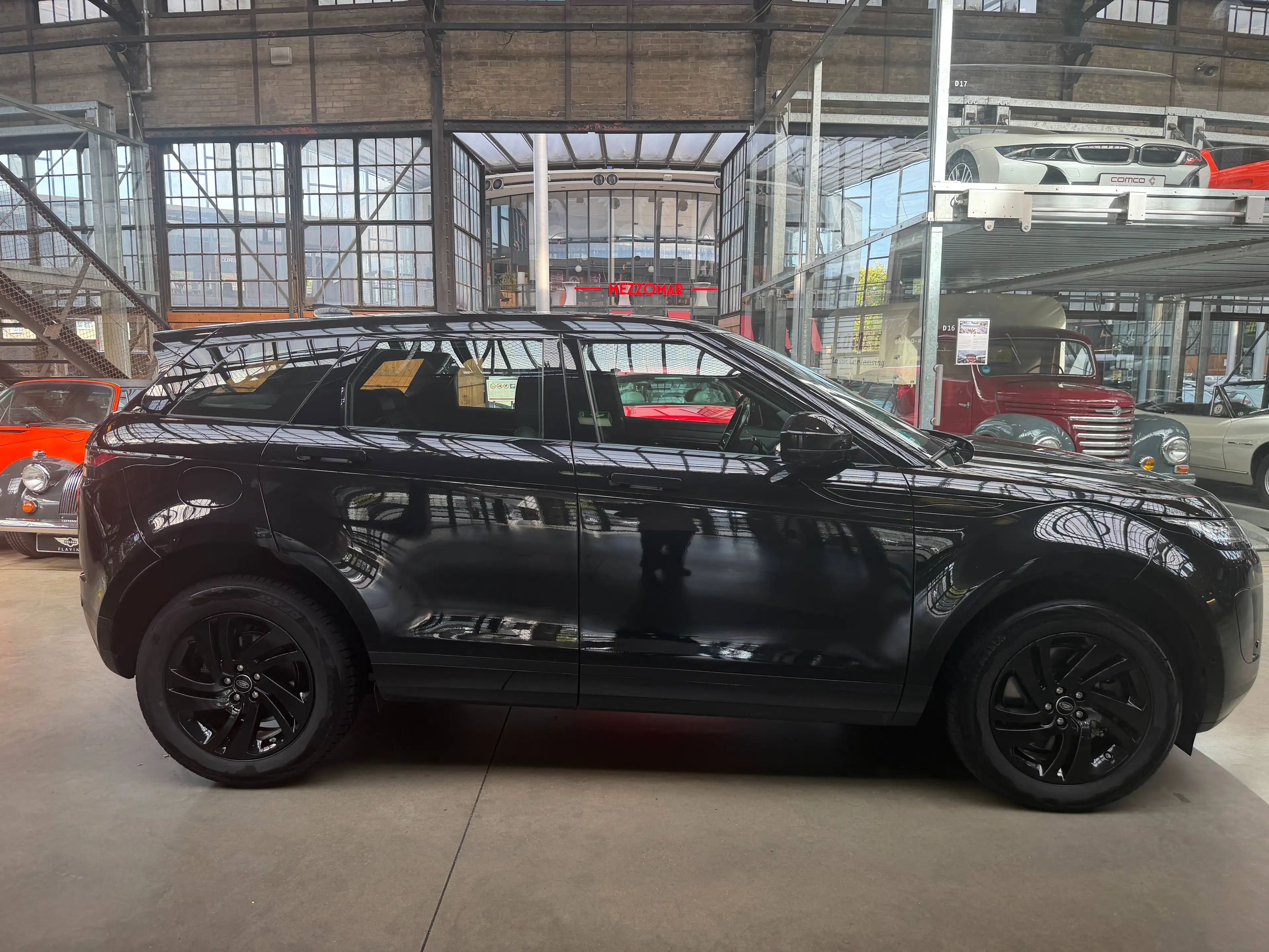 Land Rover Range Rover Evoque S — photo 3