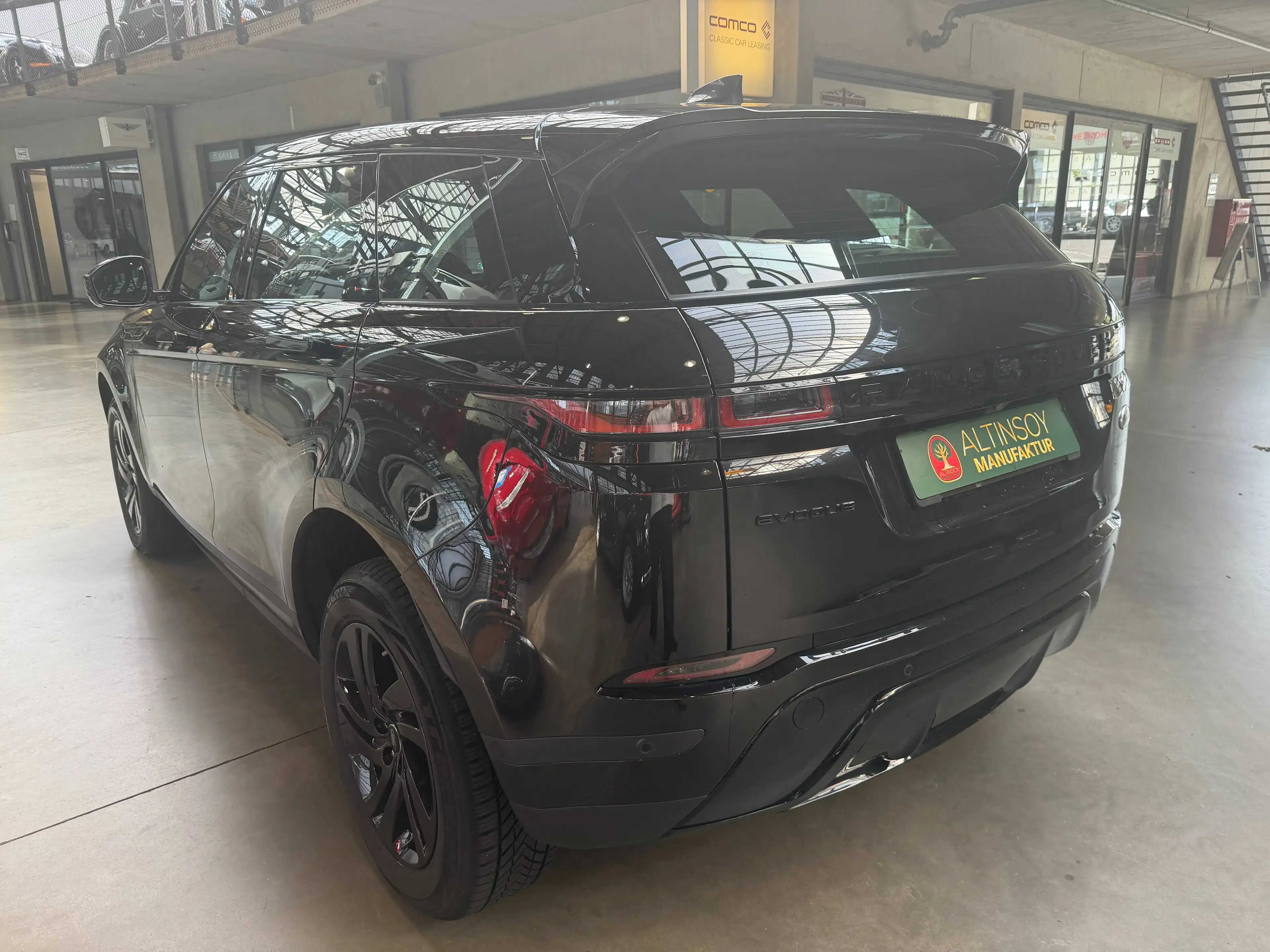 Land Rover Range Rover Evoque S — photo 8