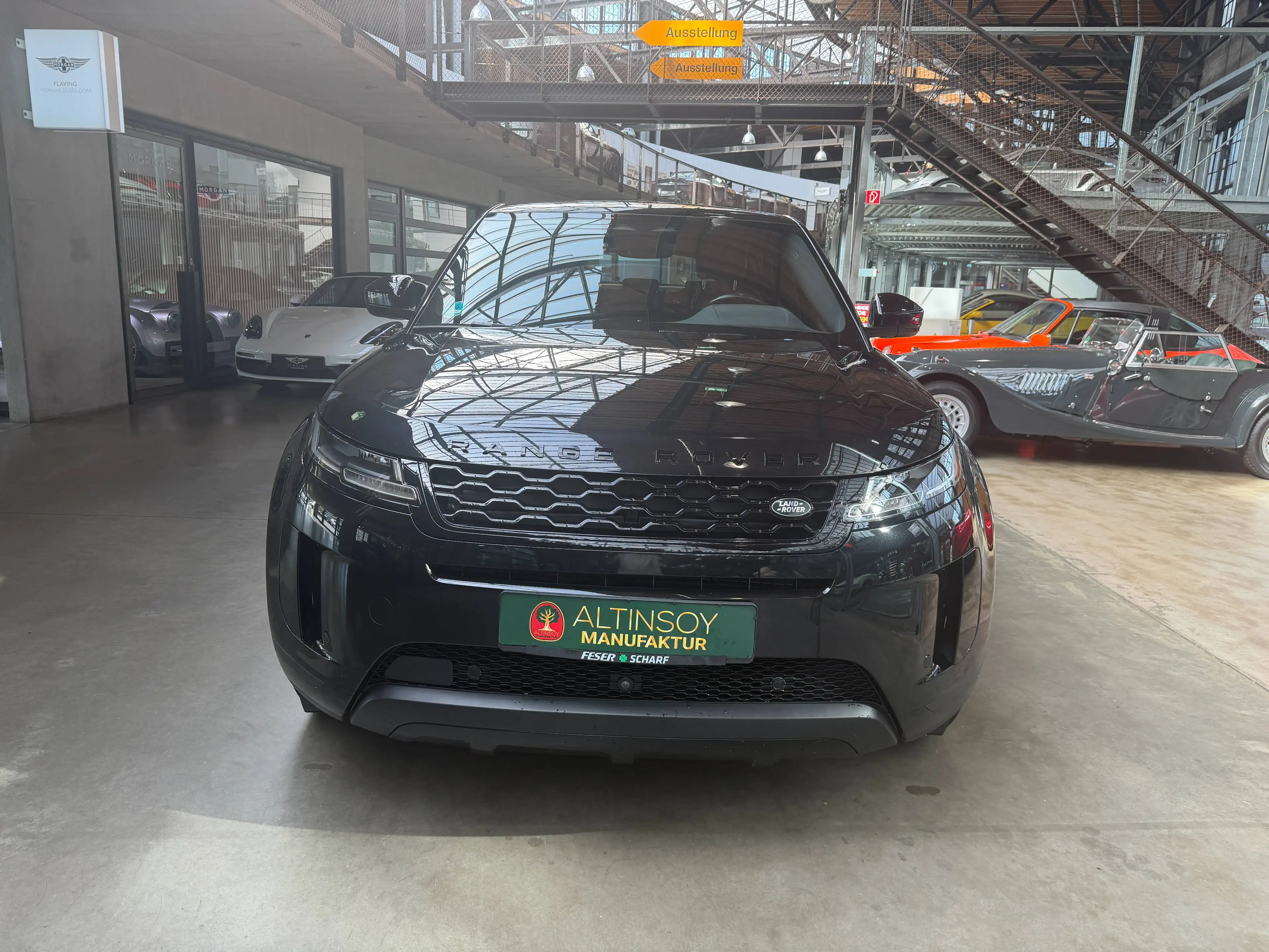 Land Rover Range Rover Evoque S — photo 2