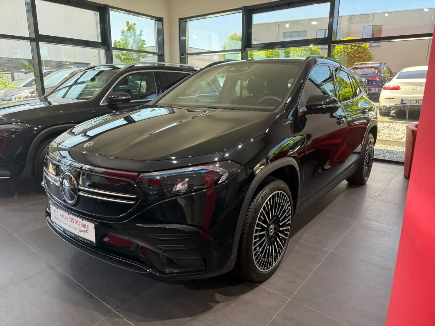 Mercedes-Benz EQA -Klasse EQA 250+ AMG Line/20''/1HD Schwarz - 1